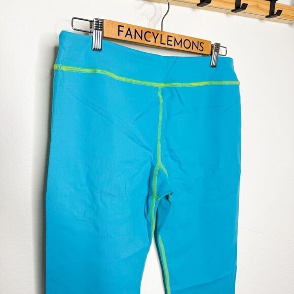 Zumba NWT! Outta-My-Space Capri Leggings Marine Blue Neon Trim Size XXL - Picture 2 of 7